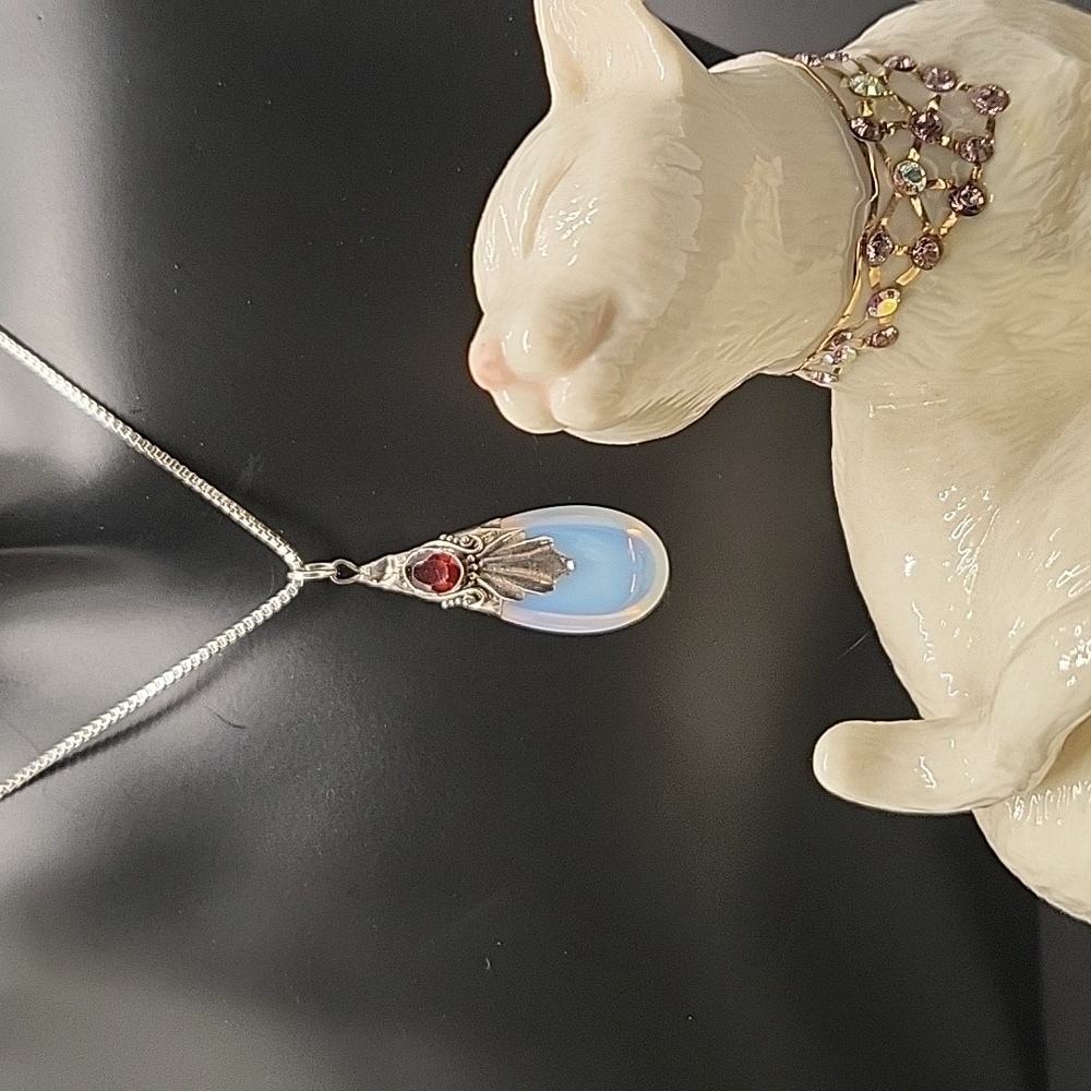 Opalite and garnet sterling silver pendant- WITH sterling silver box chain - Picture 7 of 8